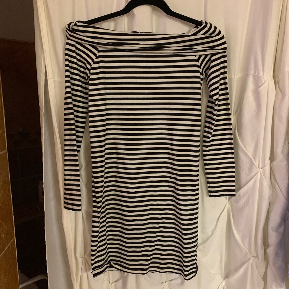 F21 off the shoulder size small dress